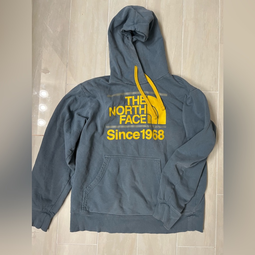 The North Face Hoodie - Medium